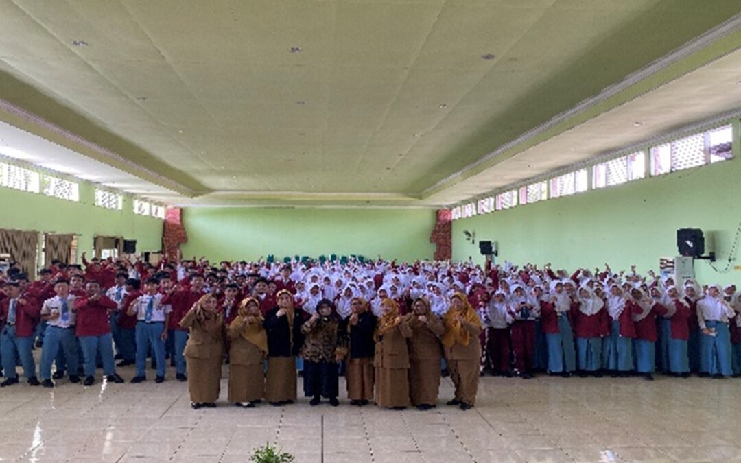 Guru Besar FIS UM Menginspirasi Di SMA Negeri 1 Magetan Untuk Mewujudkan SDG 17 — Partnerships For The Goals (Kemitraan Untuk Mencapai Tujuan)
