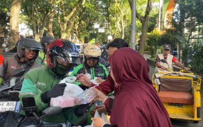 Tebar Kebaikan di Bulan Ramadan, HMPS Ilmu Komunikasi FIS UM Berbagi Takjil
