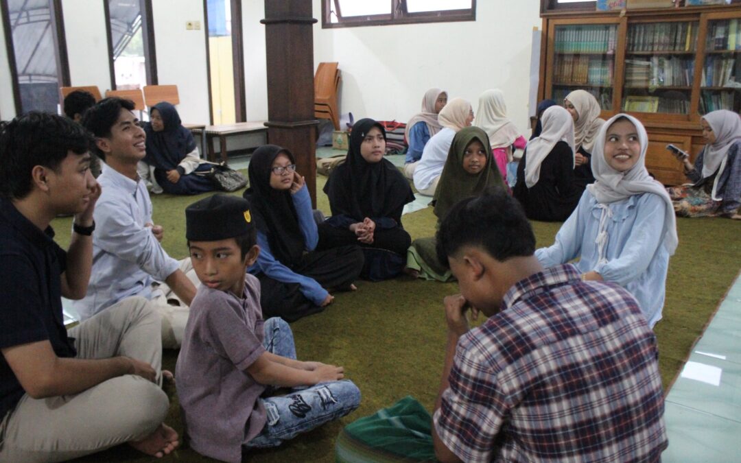 Raih Berkah Ramadan, BEM FIS UM Gelar Santunan di Panti Asuhan At-Taufiq